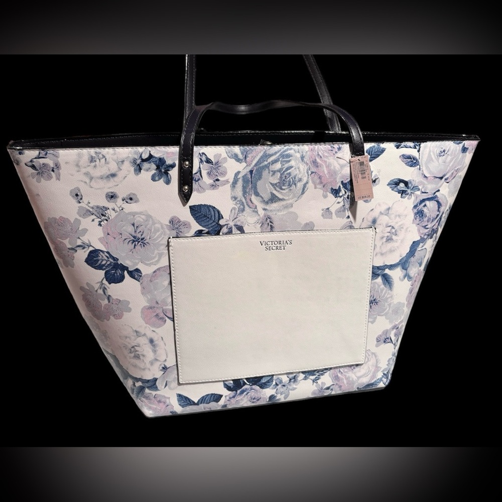 White with blue roses purse